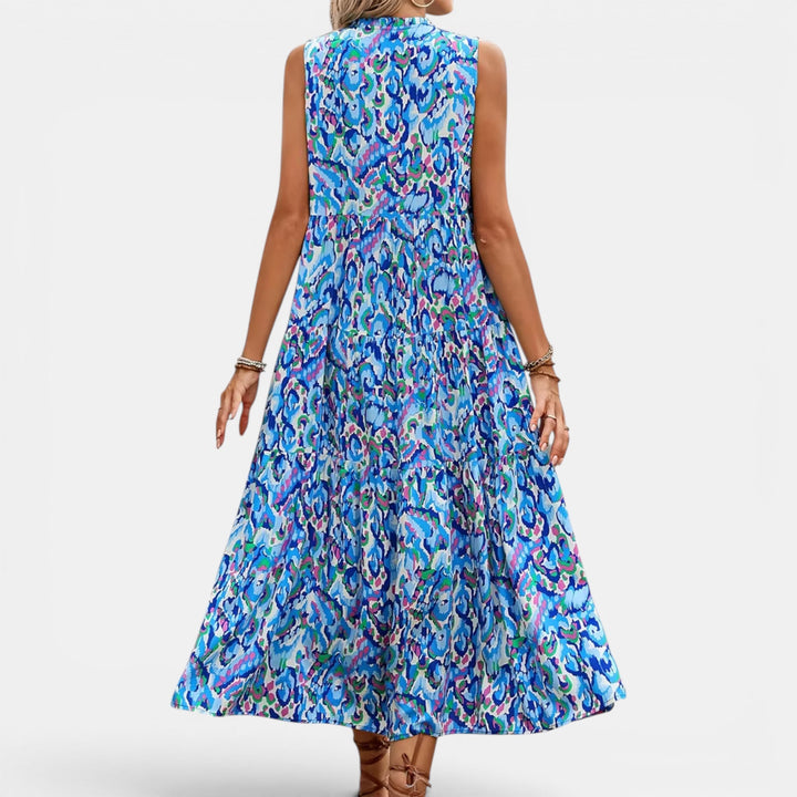 Flattering women's flowing midi dress, sleeveless boho, ideal for a stylish summer look.