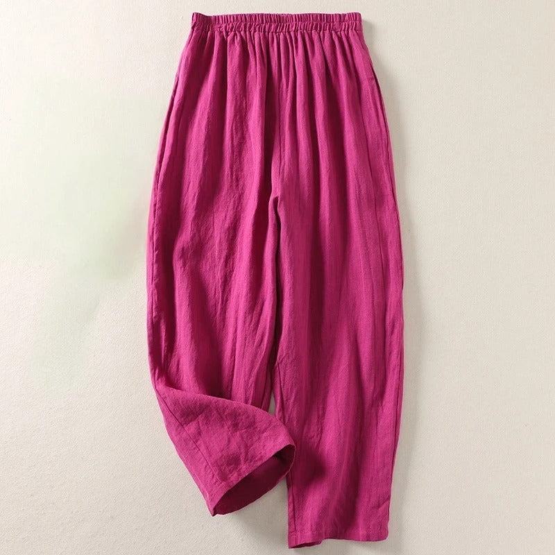 Chic women's wide-leg cotton blend travel pants, featuring a fluid drape for elegant, everyday comfort.
