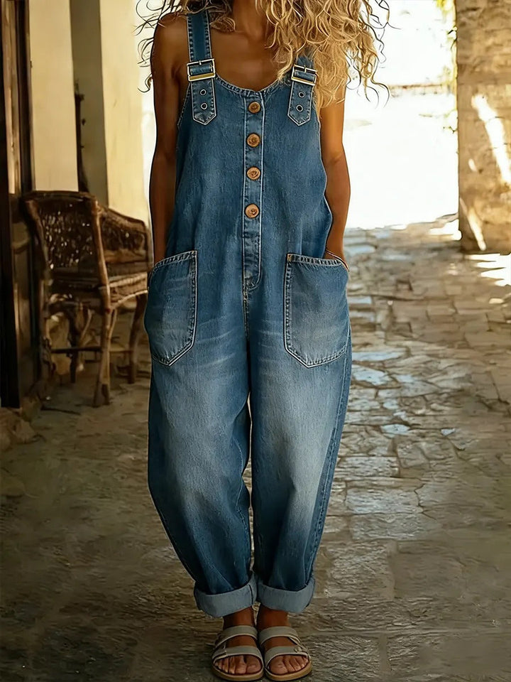 Women's full-length summer jumpsuit, relaxed fit, elegant and comfortable for warm weather.