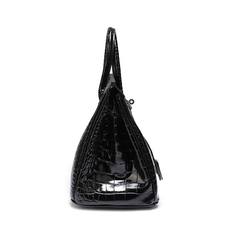Premium women's shoulder bag, genuine leather, sophisticated for work or leisure.