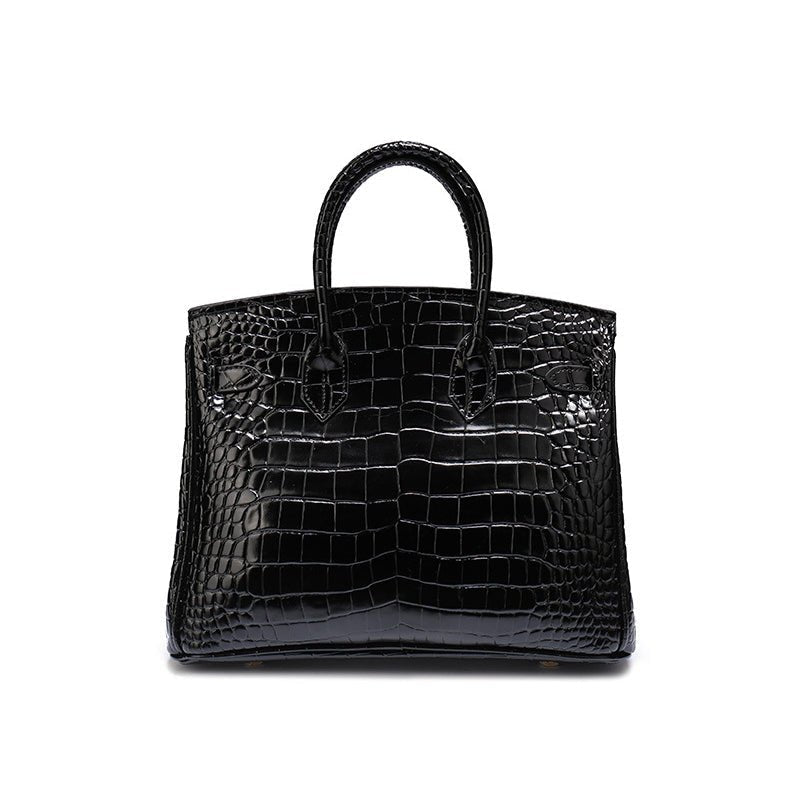 Modern genuine leather luxury purse for women, functional and effortlessly chic.