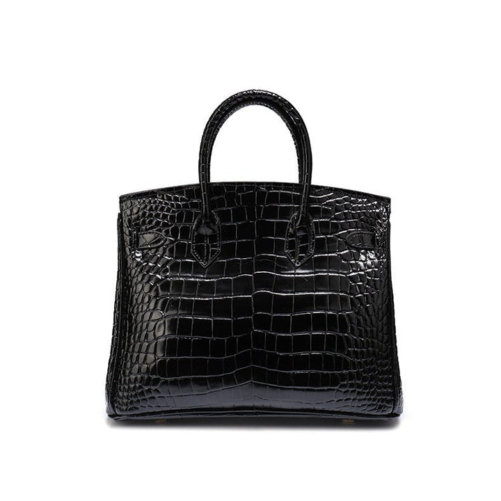 Modern genuine leather luxury purse for women, functional and effortlessly chic.