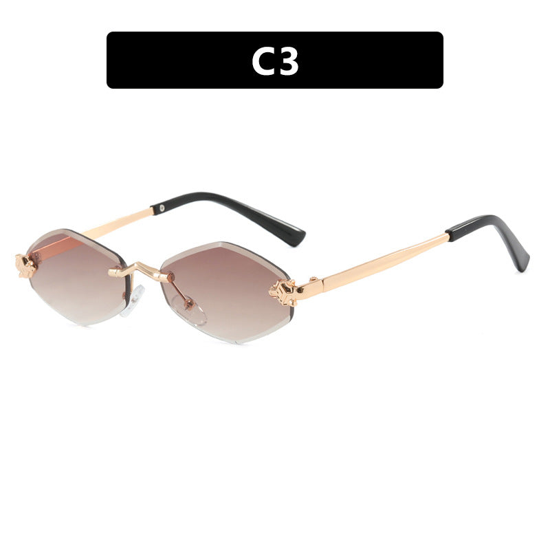Chic geometric double frame sunglasses for women. Offers stylish eye protection and modern outdoor fashion.
