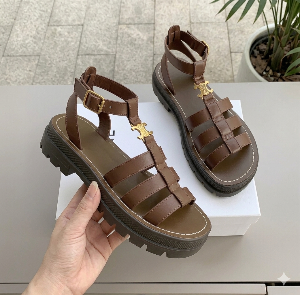 Women's gladiator strap sandals with chunky sole, perfect for comfortable summer everyday wear.