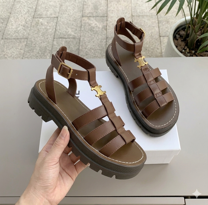 Women's gladiator strap sandals with chunky sole, perfect for comfortable summer everyday wear.