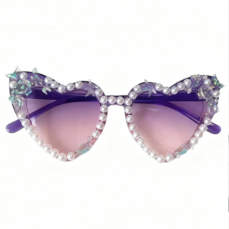Chic women's cat-eye fashion accessory sunglasses, perfect for parties, with UV protection.