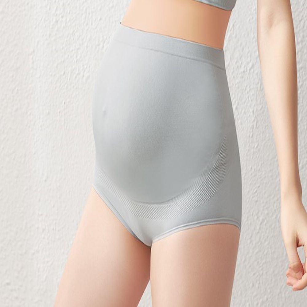 Women's supportive high waist maternity briefs, perfect for comfortable daily wear during pregnancy.