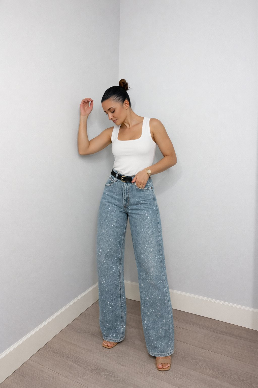 Women's high-waist wide-leg glitter denim jeans, perfect for dazzling evening fashion.