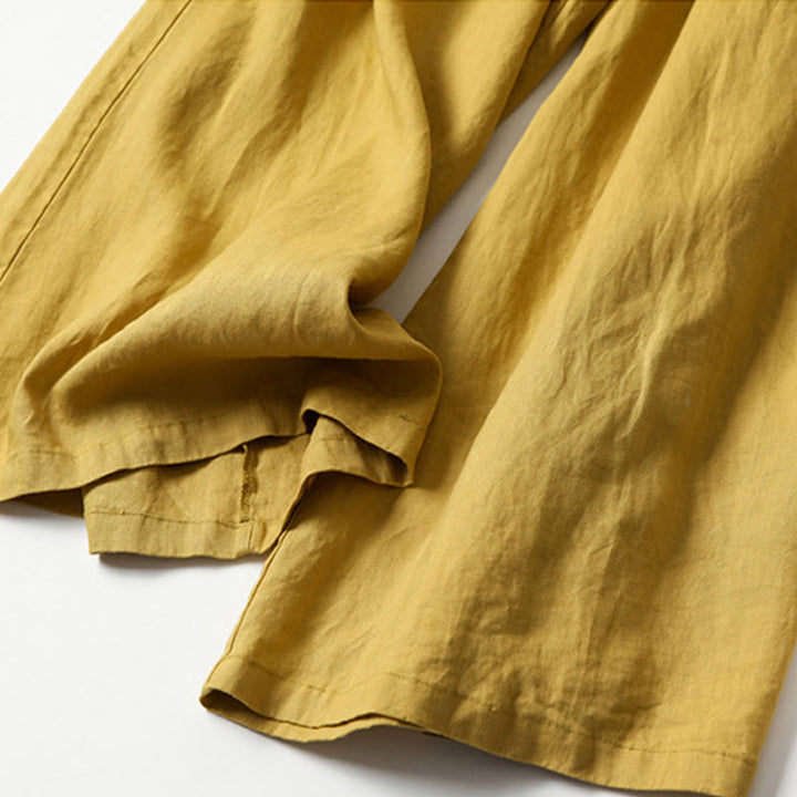 Comfy women's wide-leg pants, high-rise, suitable for both casual and formal occasions.