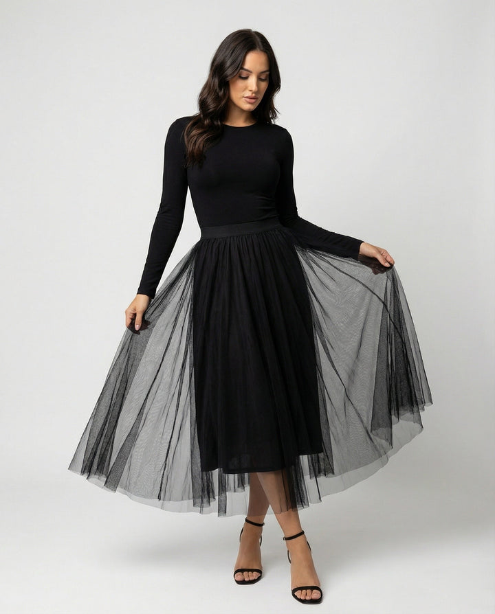 Women's high-waisted layered midi skirt, elegant and versatile for any occasion.