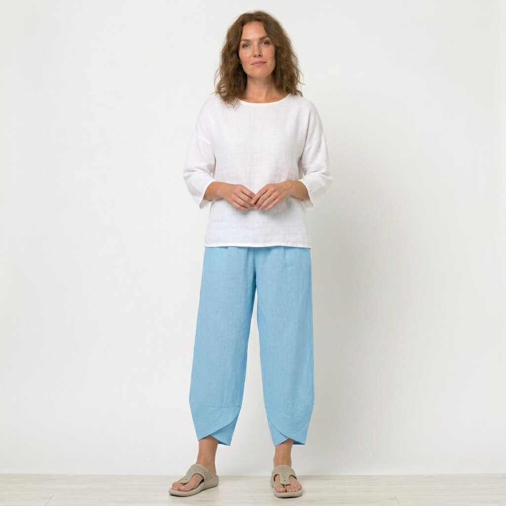 Comfortable women's high-waisted pants with tulip hem, versatile for summer and everyday style.
