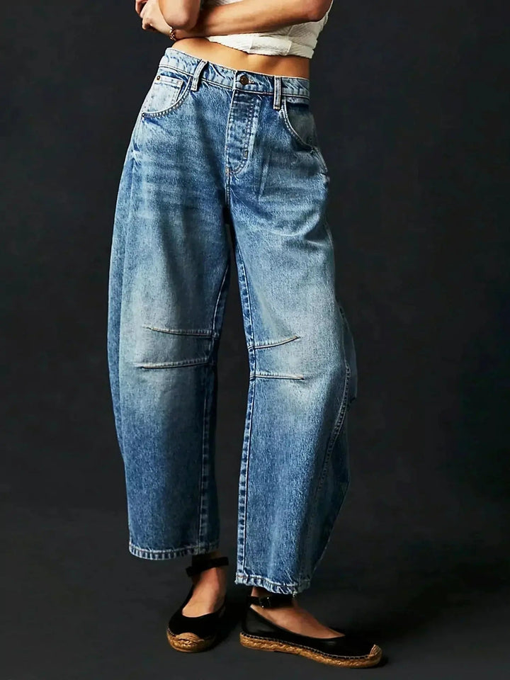 Trendy women's animal print straight leg jeans, high waist fashion pants.