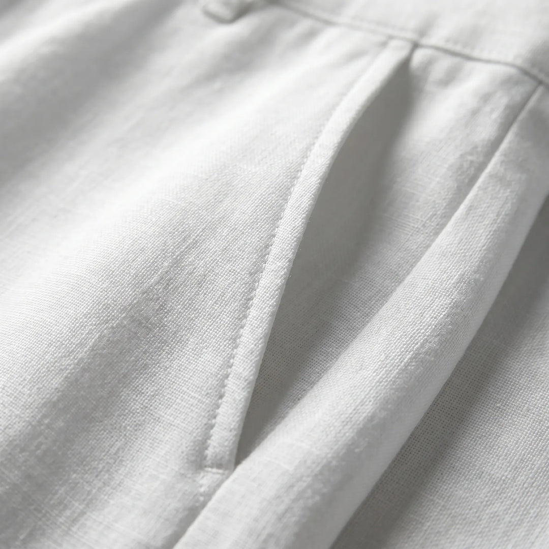 Lightweight black women's knee-length trousers with a relaxed fit. Perfect for casual summer wear and comfort.