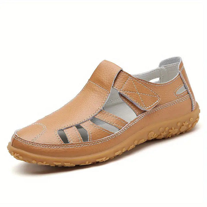 Lightweight women's Velcro sandals with a supportive sole, perfect for summer casual outings.