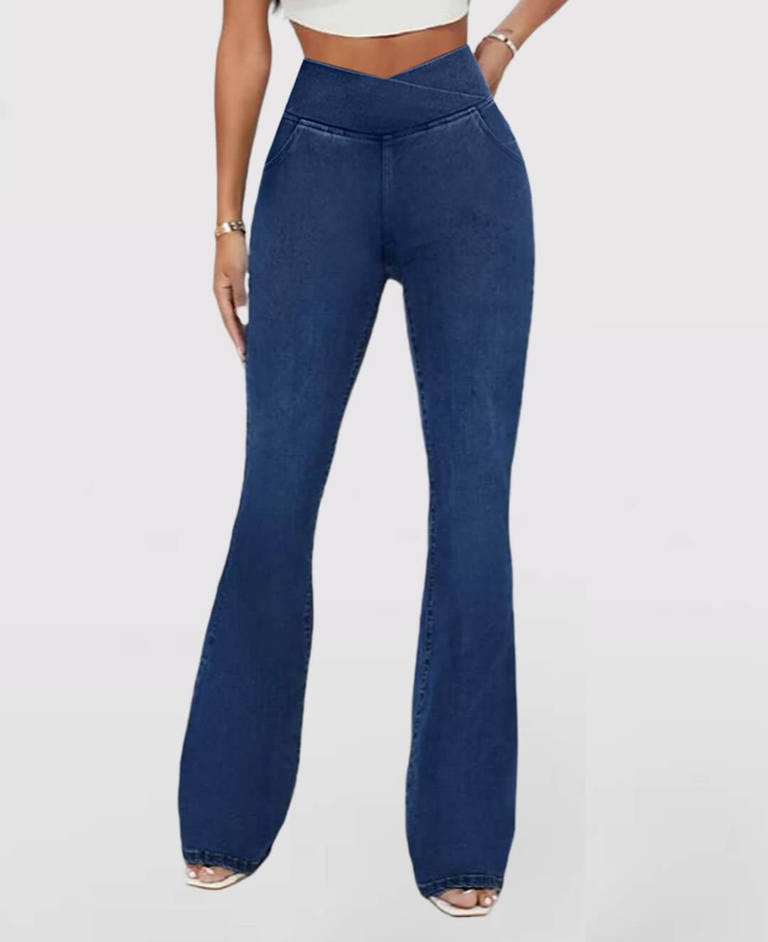 Stylish black high-waisted women's jeans, versatile stretch denim bottoms.
