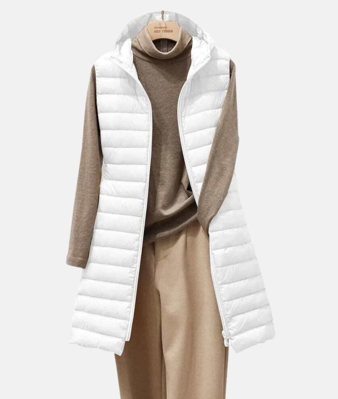 Lightweight quilted long jacket for women, perfect for a chic and warm fall & winter look.