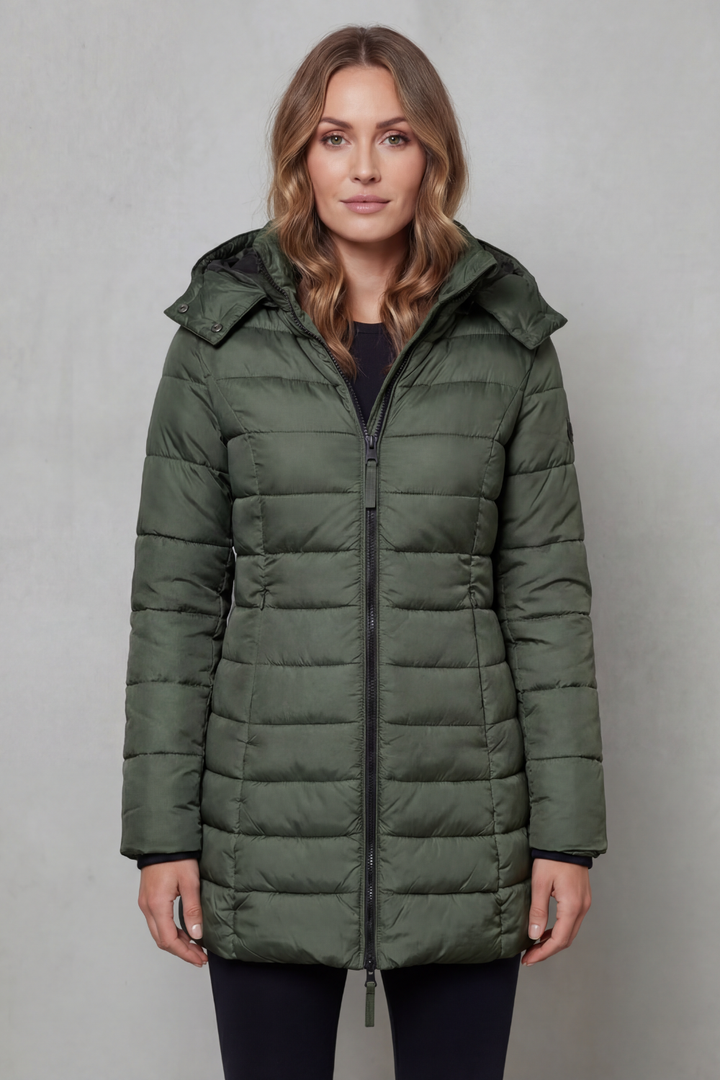 Soft-touch women's lightweight quilted puffer jacket, designed for warmth and comfort in colder months.