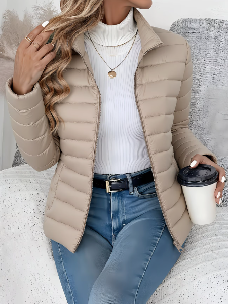 Lightweight quilted spring jacket for women, wind-resistant & water-repellent, excellent casual wear.