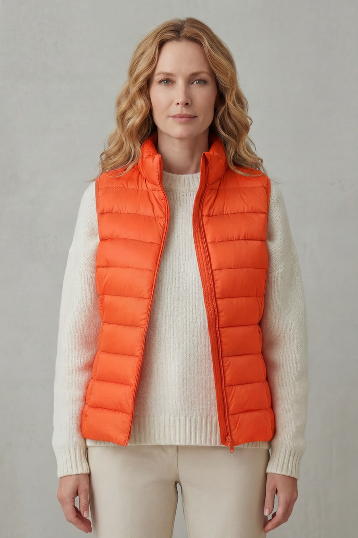 Effortless style with this women's lightweight quilted layering vest.