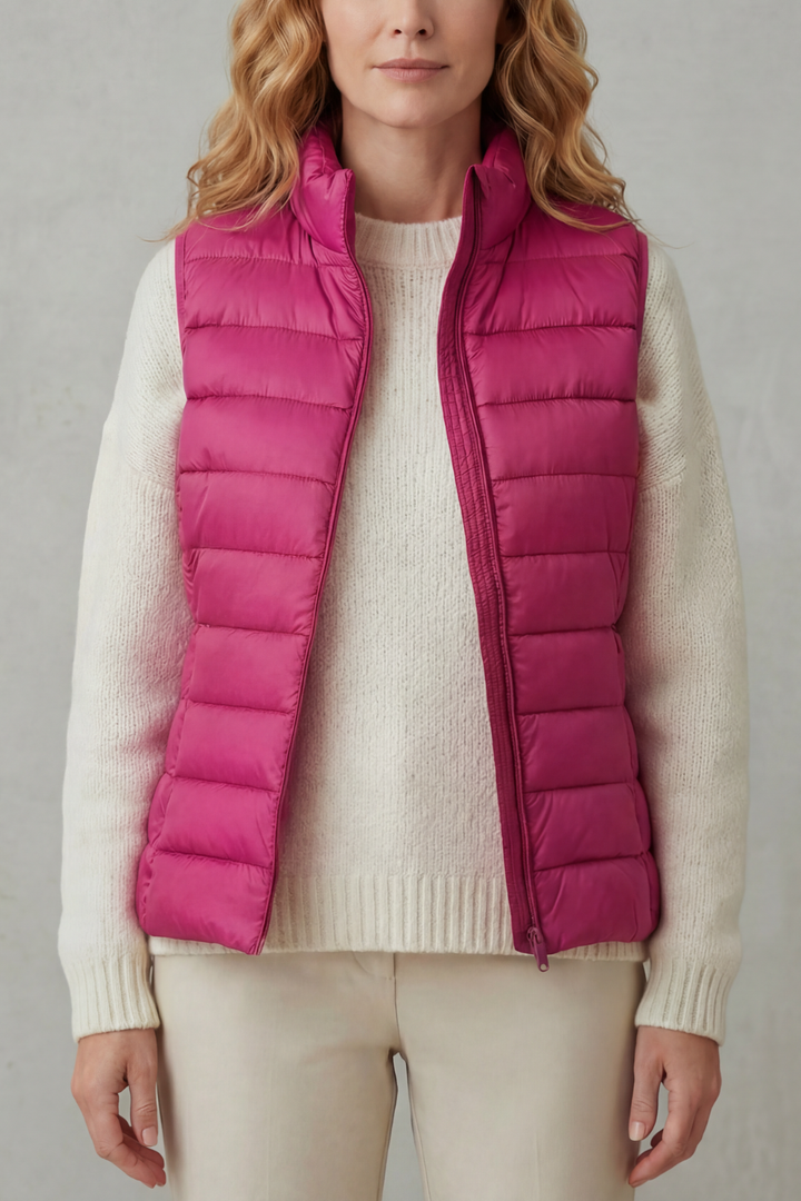 Padded women's vest, light and stylish, perfect for transitional fashion.
