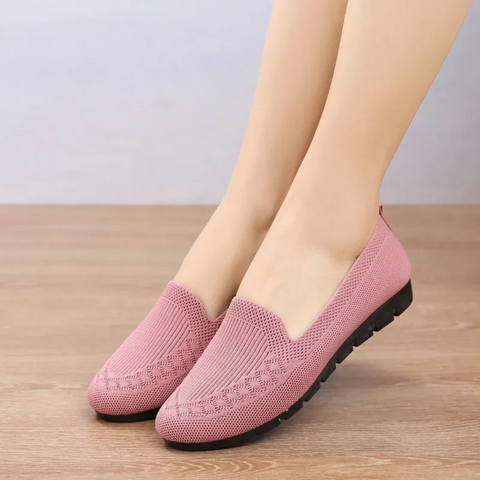 New women's comfort shoes, easy slip-on design, ideal for daily casual wear.