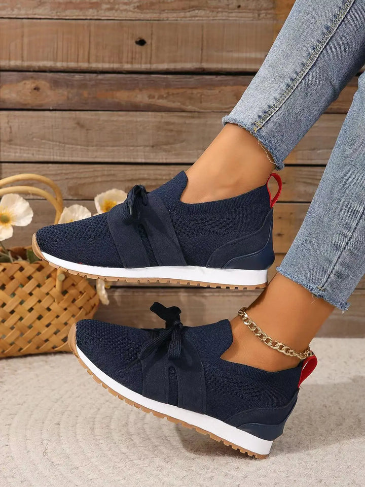 Breathable women's walking footwear, perfect for lightweight casual fashion.