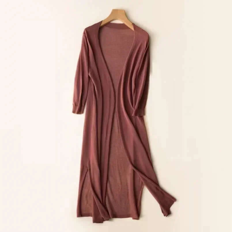Stylish women's long cardigan sweater, perfect for casual fall outfits and elegant layering.