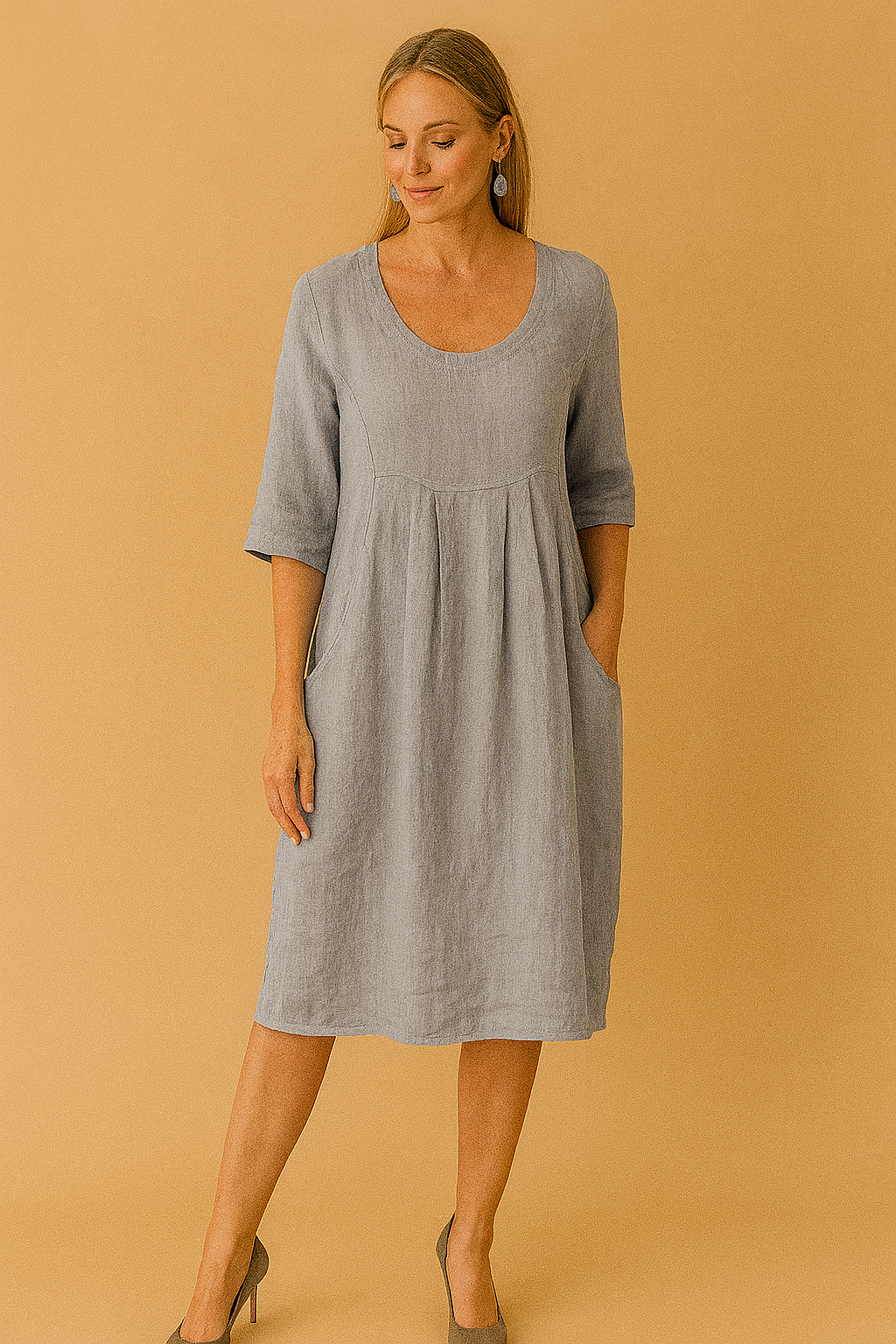Versatile summer dress for women: loose fit, round neck, short sleeves & convenient pockets. Comfortable & practical fashion.