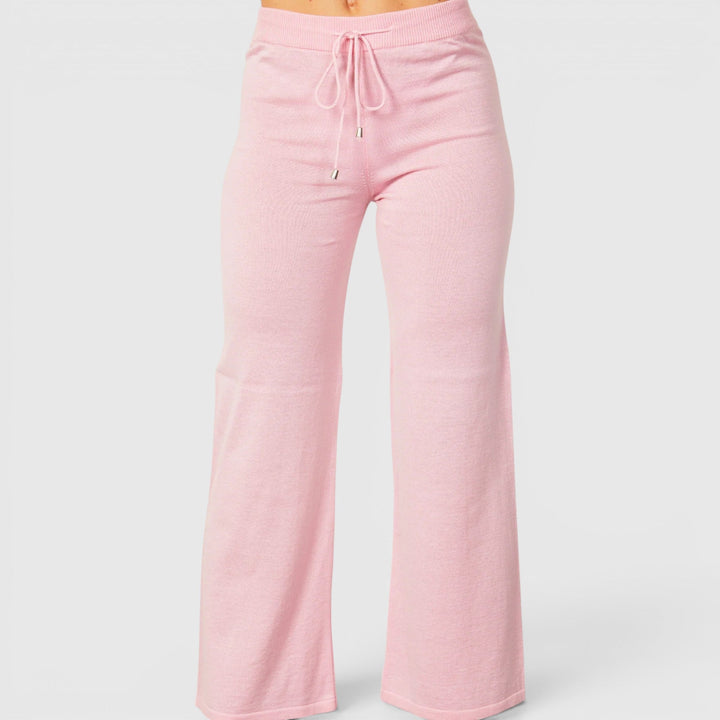 Comfortable women's Lucia lounge pants, versatile for everyday fashion and relaxation.