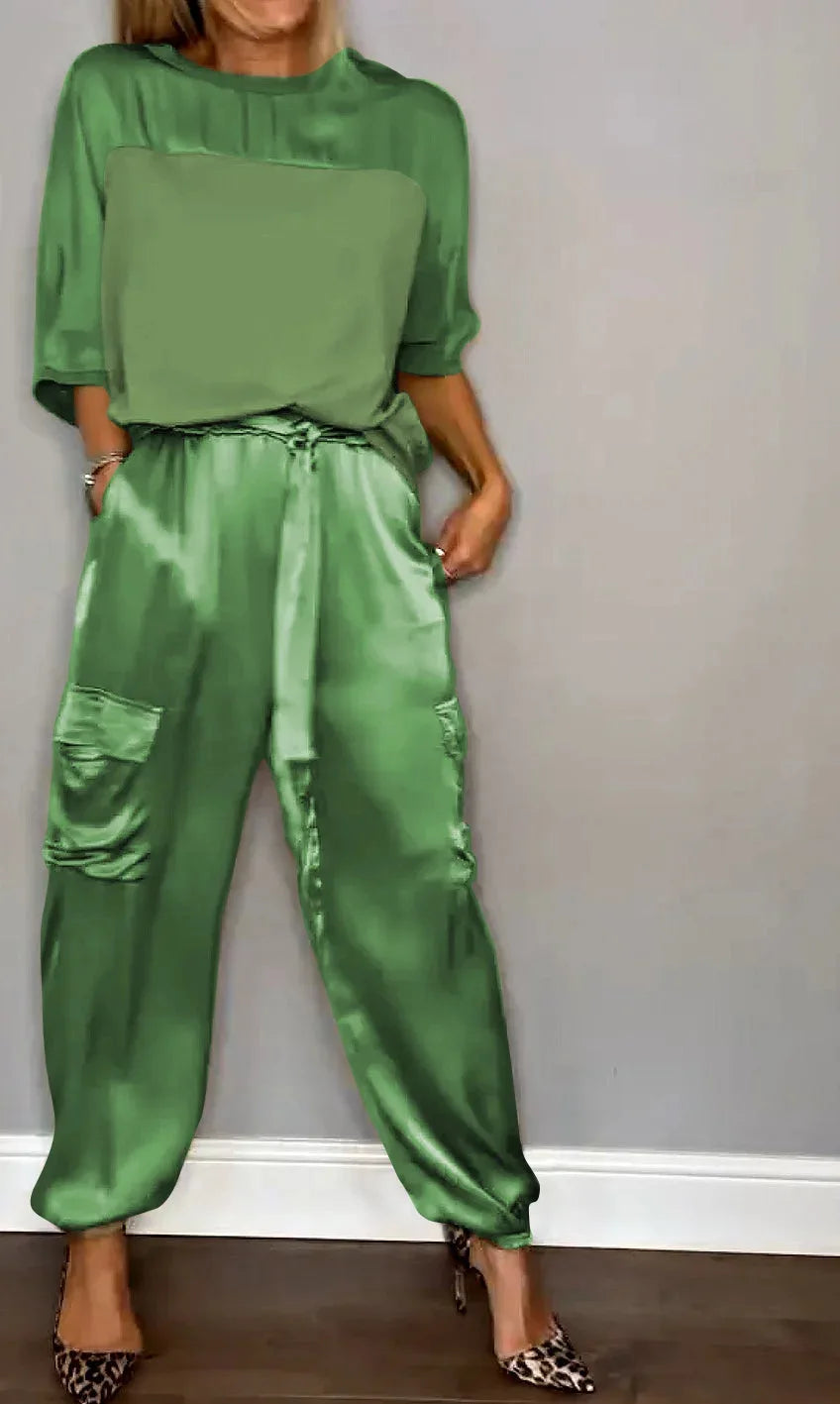Comfortable women's flowing two-piece set. Achieve effortless style with this relaxed fit fashion ensemble.