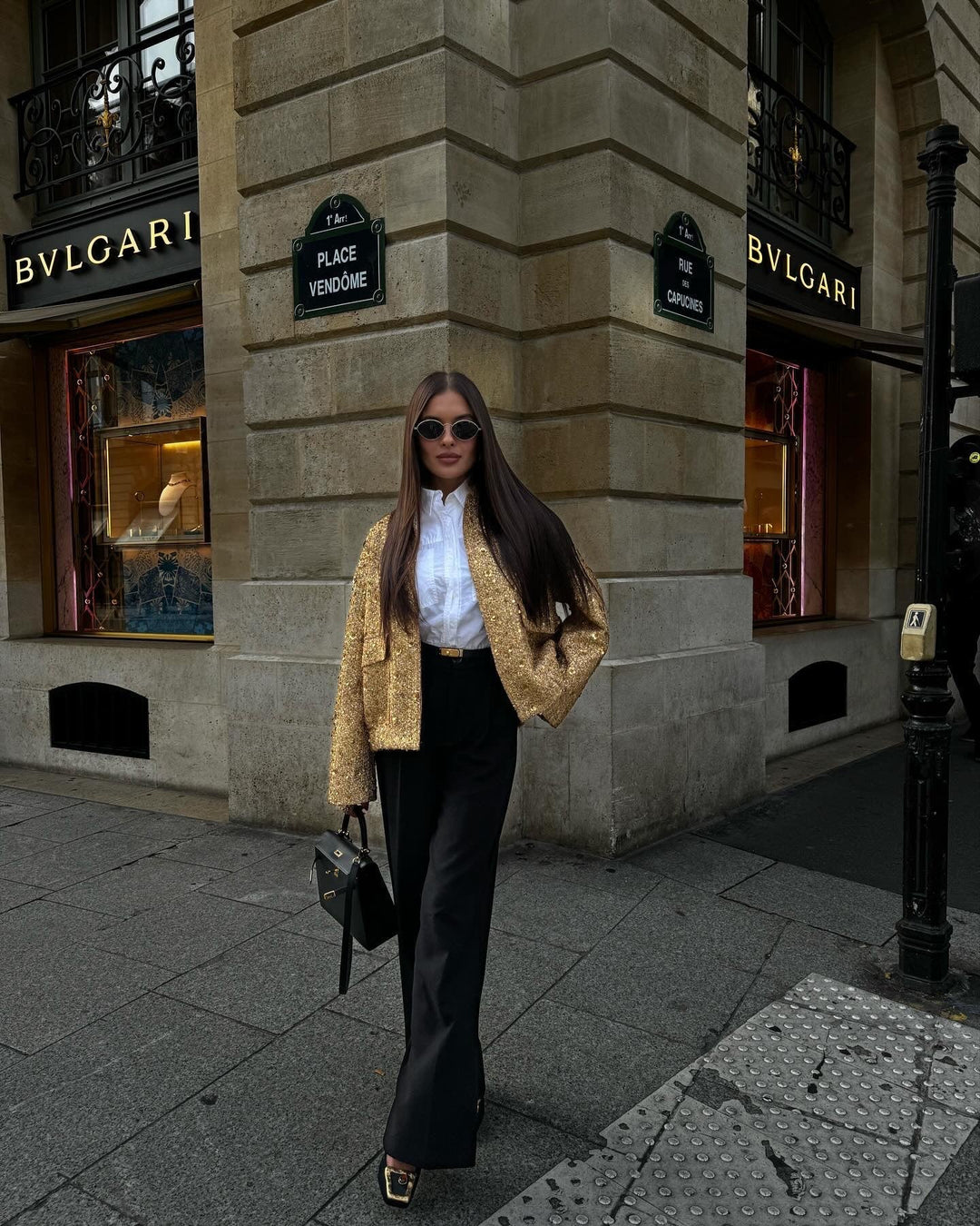Stylish women's metallic jacket, elegant tailored fit. Lightweight mid-season outerwear, perfect for fashion-forward looks.