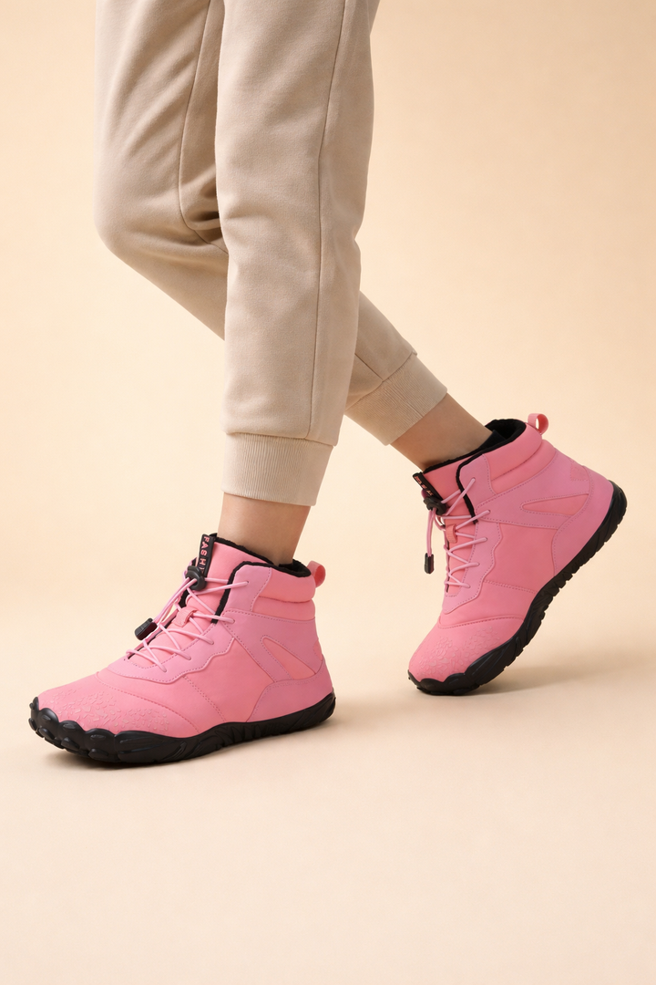 Flexible sole barefoot winter boots for women. Waterproof, comfortable, ideal for natural movement outdoors.