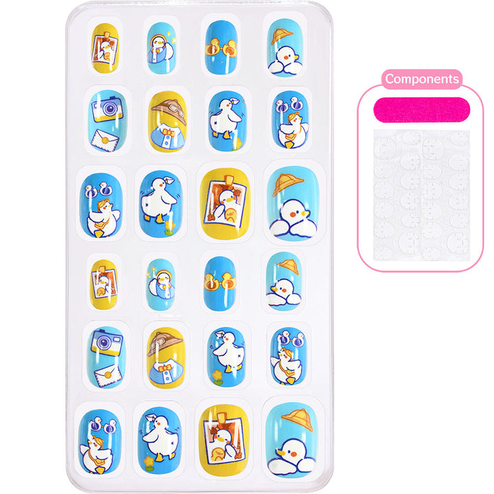 Women's press-on nails, ocean themed with detailed white seashells and blue accents for summer elegance.