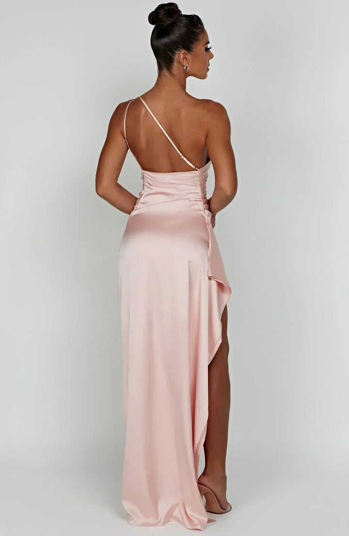 Elegant women's one-shoulder asymmetric high-split maxi dress. Ideal for formal evenings & prom.