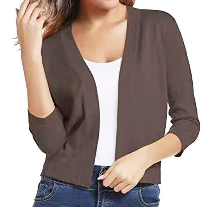 Comfortable women's cropped cardigan, 3/4 sleeve open front, for everyday casual wear.