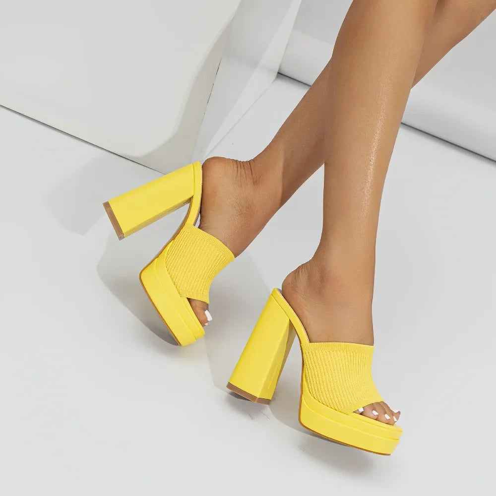 Everyday women's platform sandals with comfortable chunky heel & stylish open-toe design.