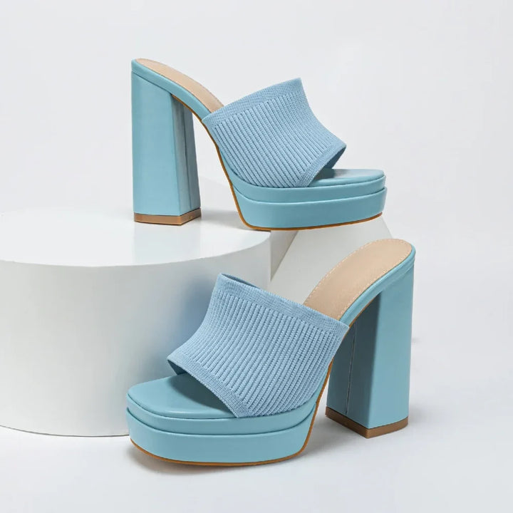 Elegant women's open-toe platform sandals with chunky heel, offering comfort & style.