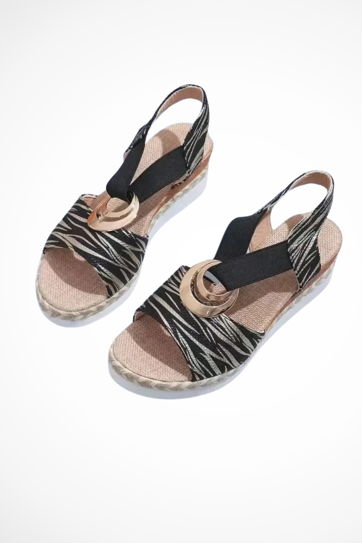 Versatile women's wedge sandals, open toe, elegant ring, comfortable for all-day summer wear.