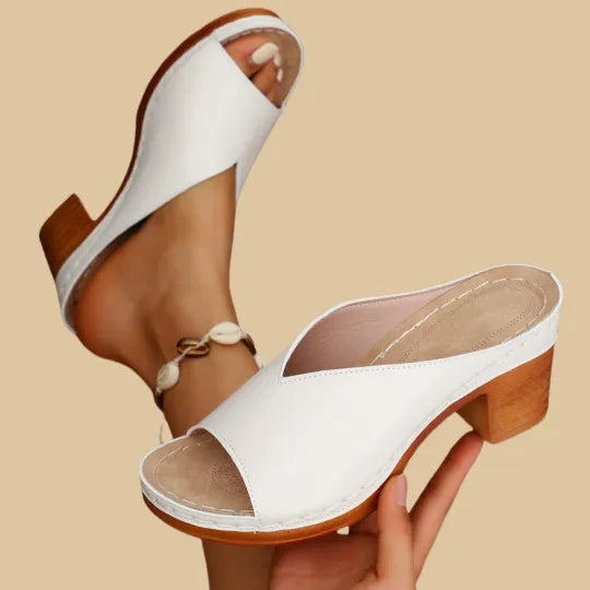 Orthopaedic women's sandals, chunky heel, providing superior arch support and comfort for daily use.