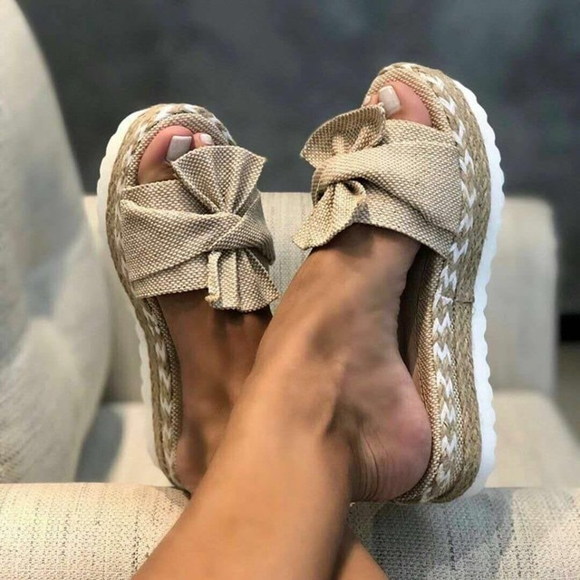 Women's orthopaedic comfort sandals with cushioned support, ideal for walking and everyday wear.