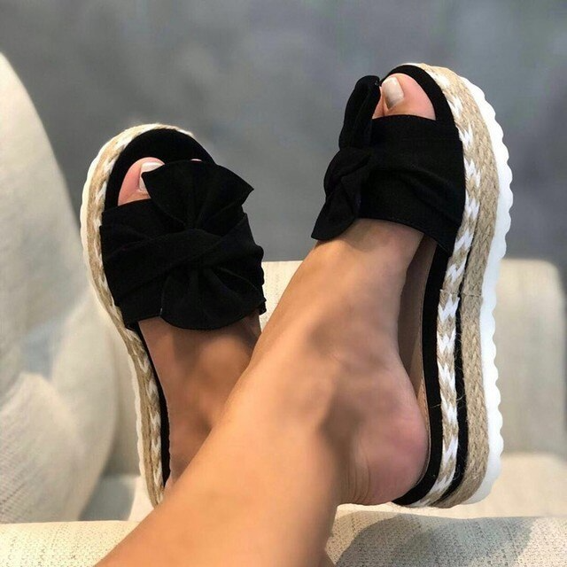 Stylish women's summer sandals, lightweight with orthopaedic cushioning for ultimate comfort.