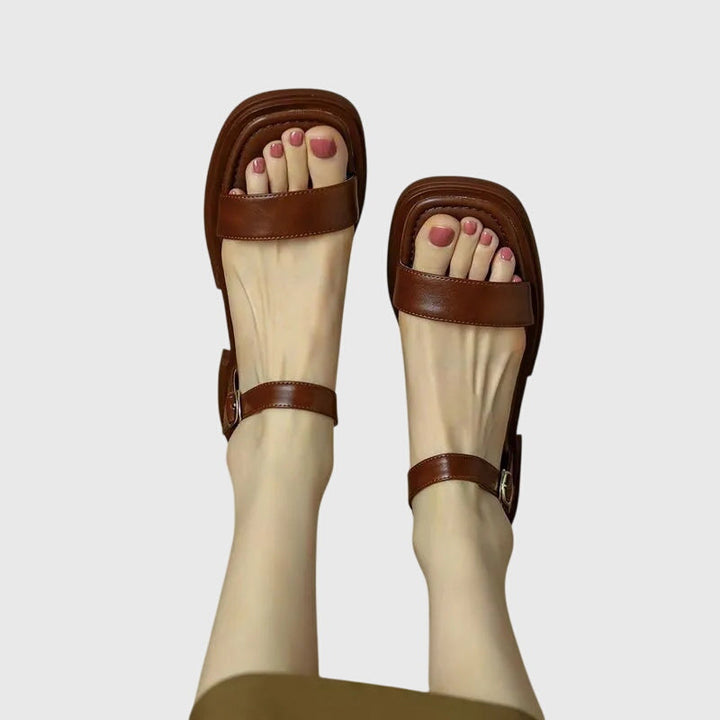 Women's orthopaedic sandals with arch support, cushioned for all-day comfort and foot support. Ideal for walking.