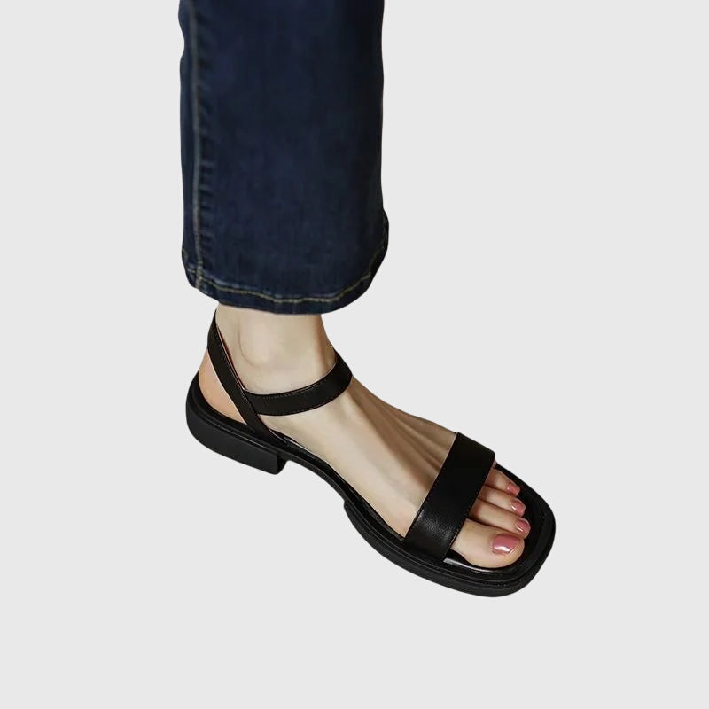 Elegant women's sandals with a comfortable block heel and arch support, perfect for casual and stylish everyday wear.