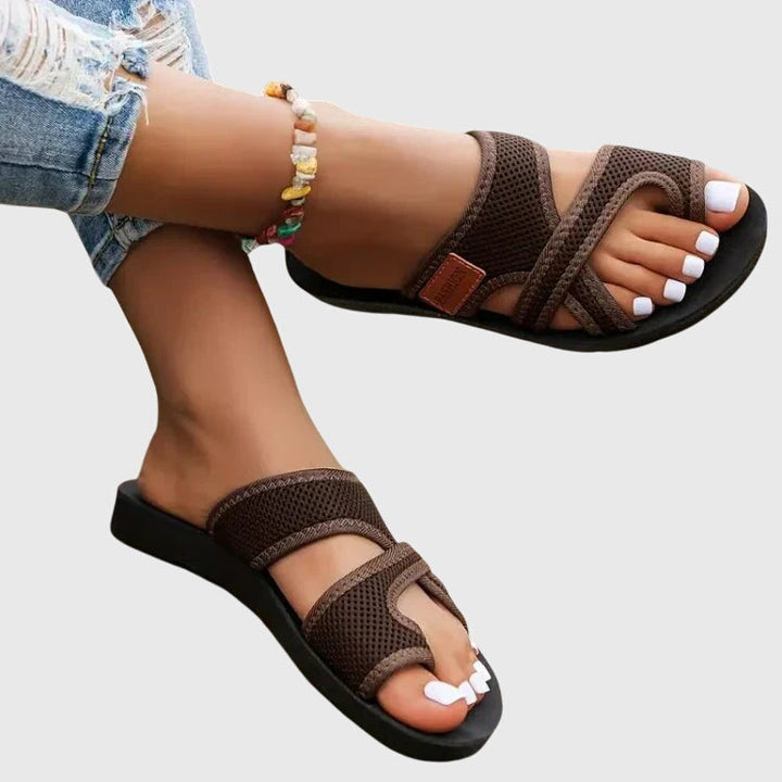 Lightweight women's orthopaedic sandals. Enhanced foot comfort with arch support for summer walks.