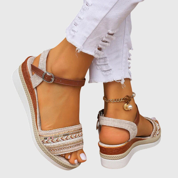 Casual women's orthopaedic sandals offering all-day comfort and foot support for summer everyday wear.