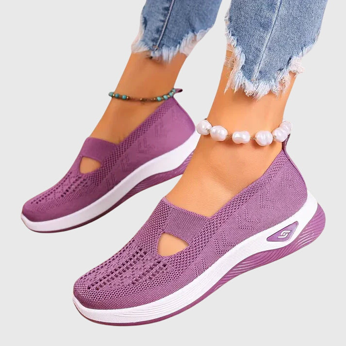 Flexible women's orthopaedic shoes with non-slip sole, perfect for active lifestyle & long-lasting comfort.
