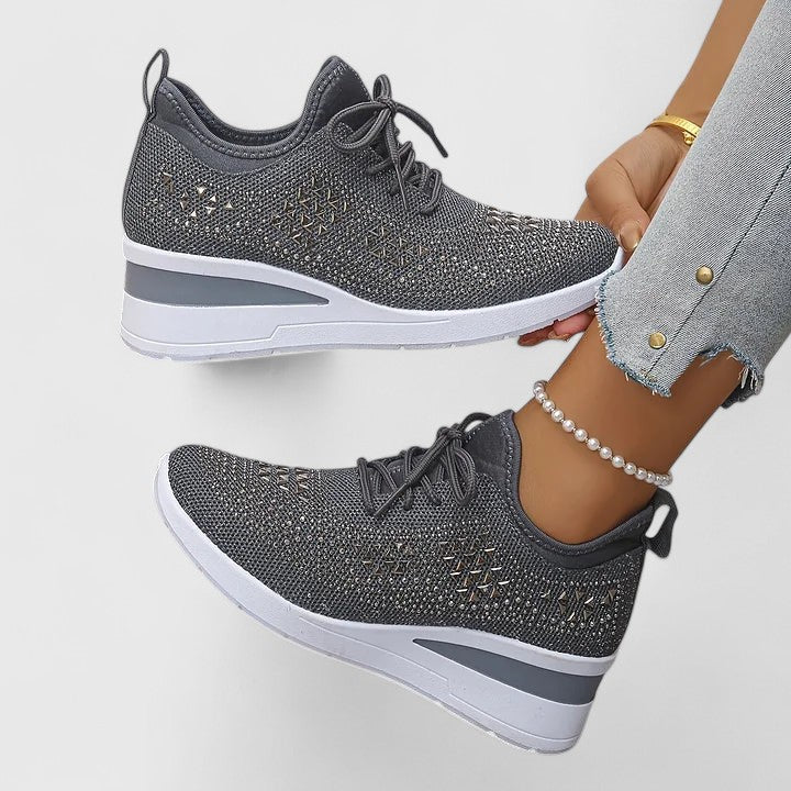 Women's orthopaedic walking shoes with arch support for lasting comfort.