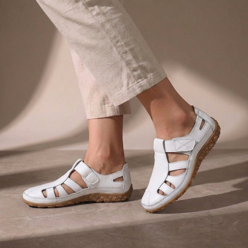 Women's orthopedic closed-toe sandals with adjustable straps for ultimate comfort and support.