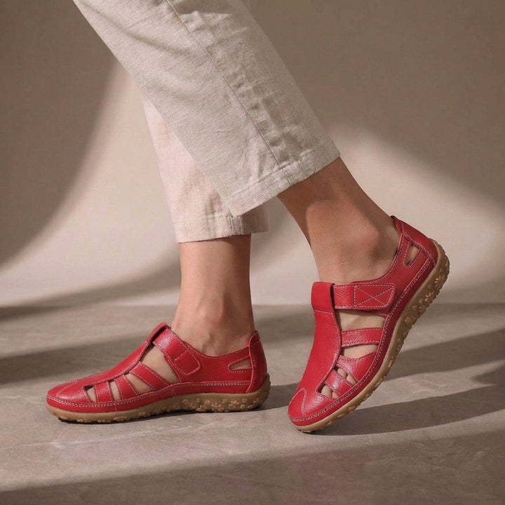 Orthopedic closed-toe sandals for women, featuring adjustable straps for a custom, comfortable fit.
