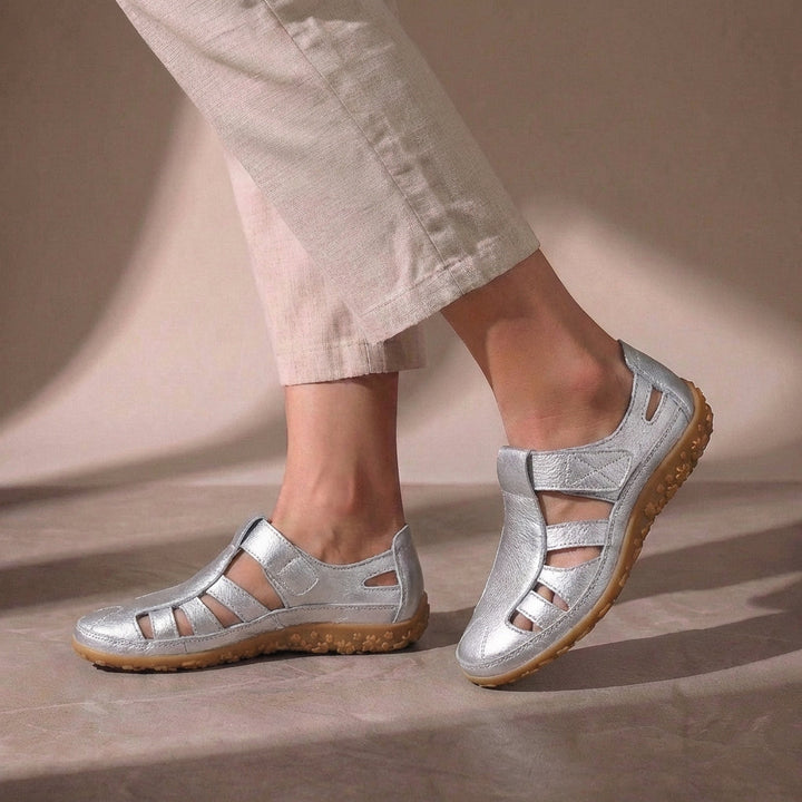 Healthy women's orthopedic closed-toe sandals, adjustable straps for superior comfort and foot support.